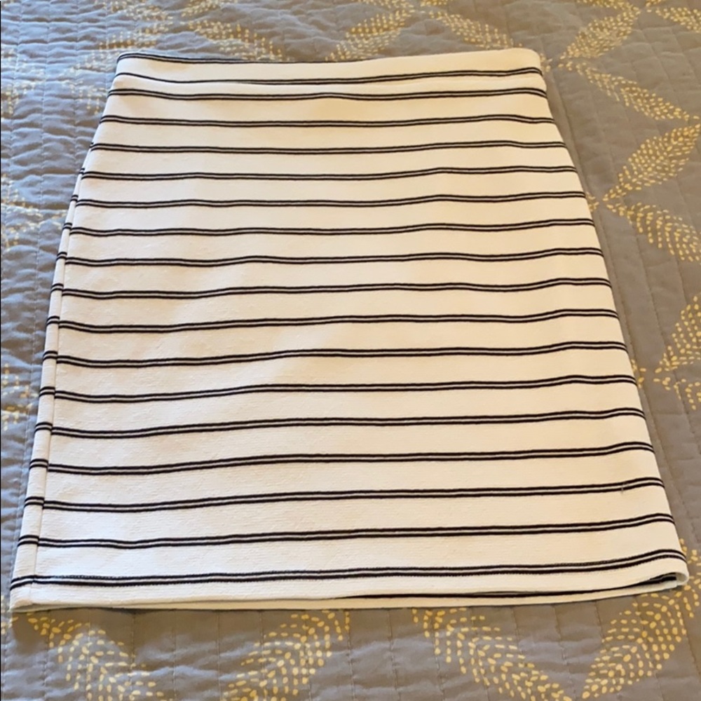 White and black pencil skirt